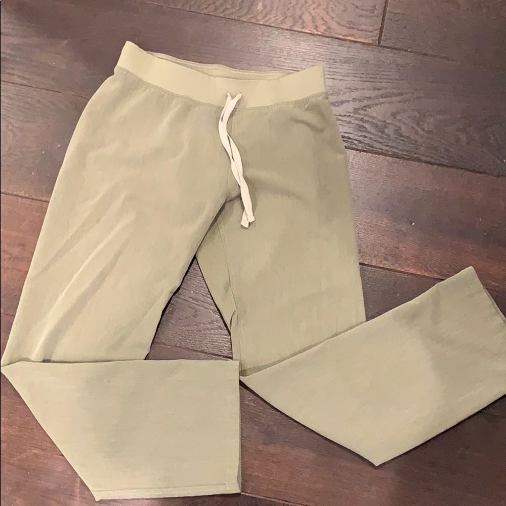 Figs woman’s scrub pants 👖